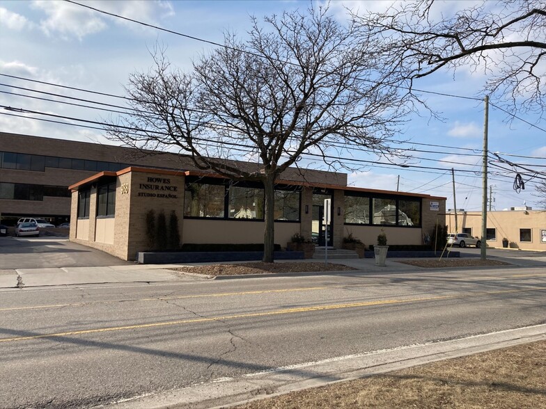 988 S Adams Rd, Birmingham, MI à louer - Photo de l’immeuble – Image 2 sur 6