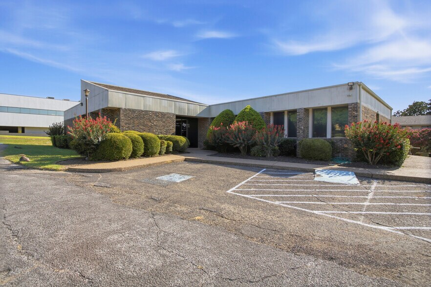 1008 N Davis Dr, Arlington, TX à vendre - Photo de l’immeuble – Image 1 sur 7