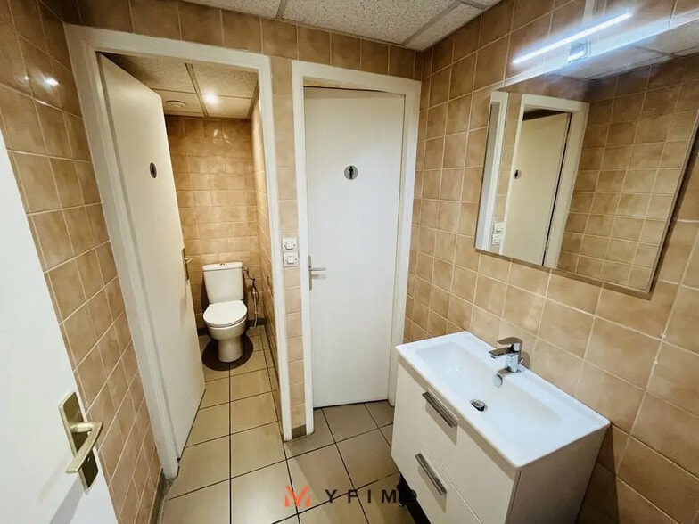 Bureau dans Poissy à vendre - Photo de l’immeuble – Image 3 sur 4