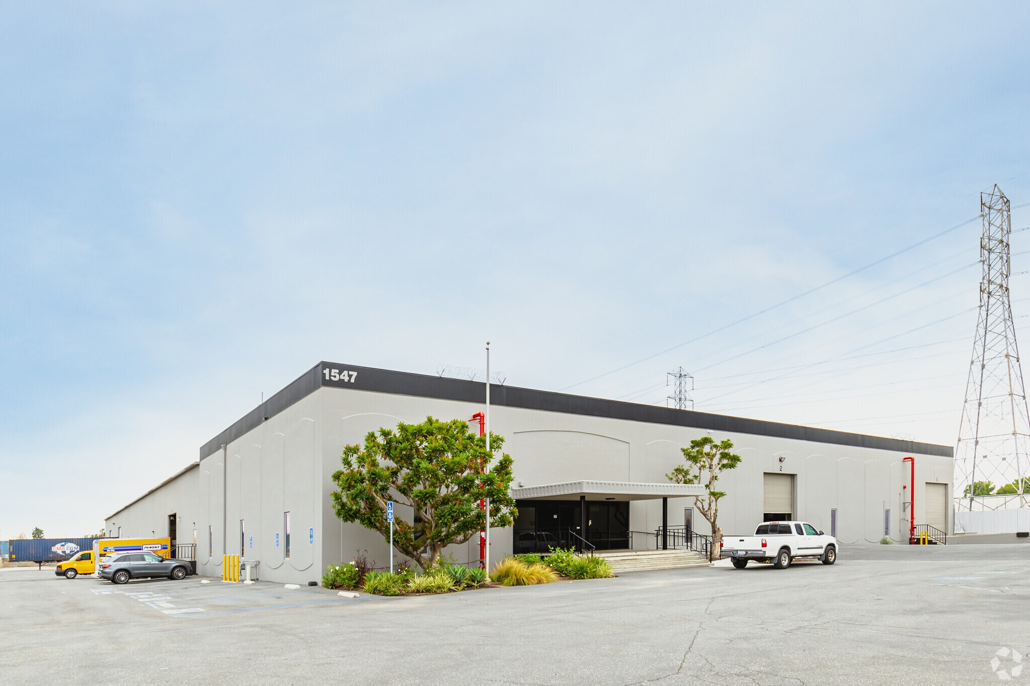 1547 S State College Blvd, Anaheim, CA à louer Photo principale– Image 1 sur 6