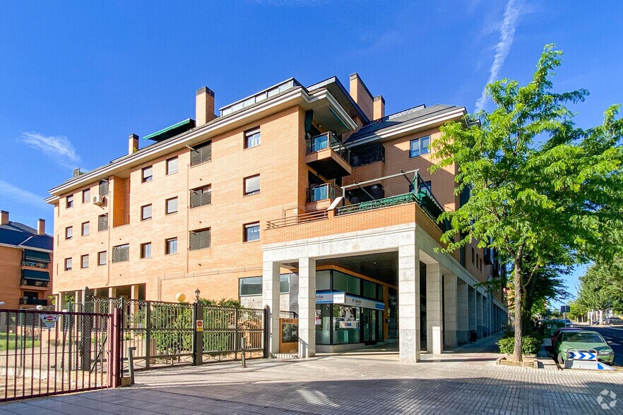 Calle Camilo José Cela, 8, Las Rozas de Madrid, Madrid à louer - Photo de l’immeuble – Image 3 sur 7