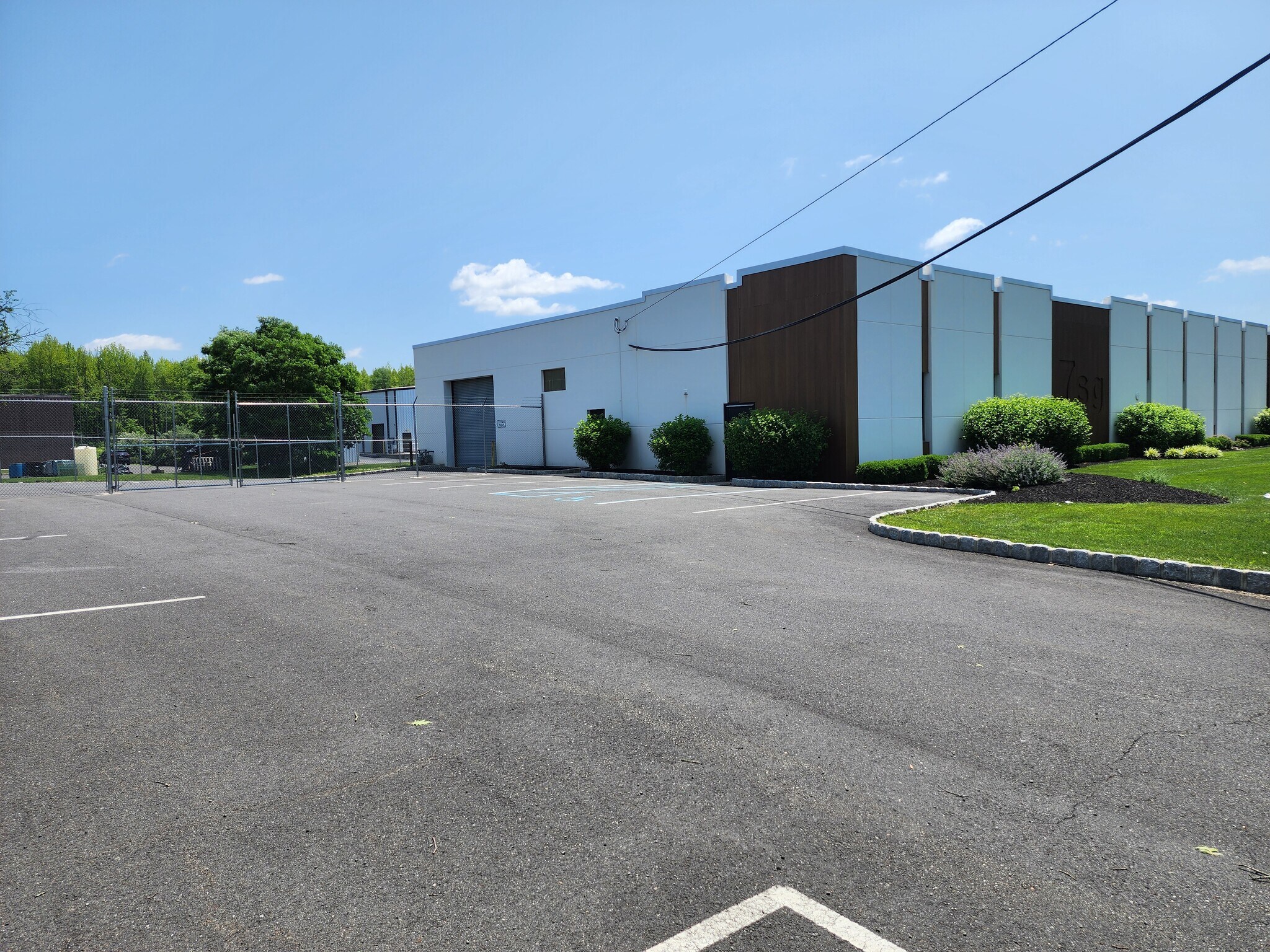7 S Gold Dr, Hamilton, NJ à louer Photo de l’immeuble– Image 1 sur 21