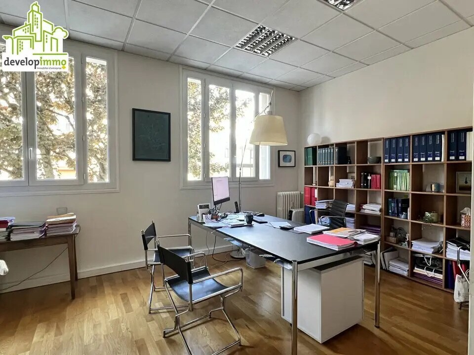 Bureau dans Caen à vendre Photo principale– Image 1 sur 1