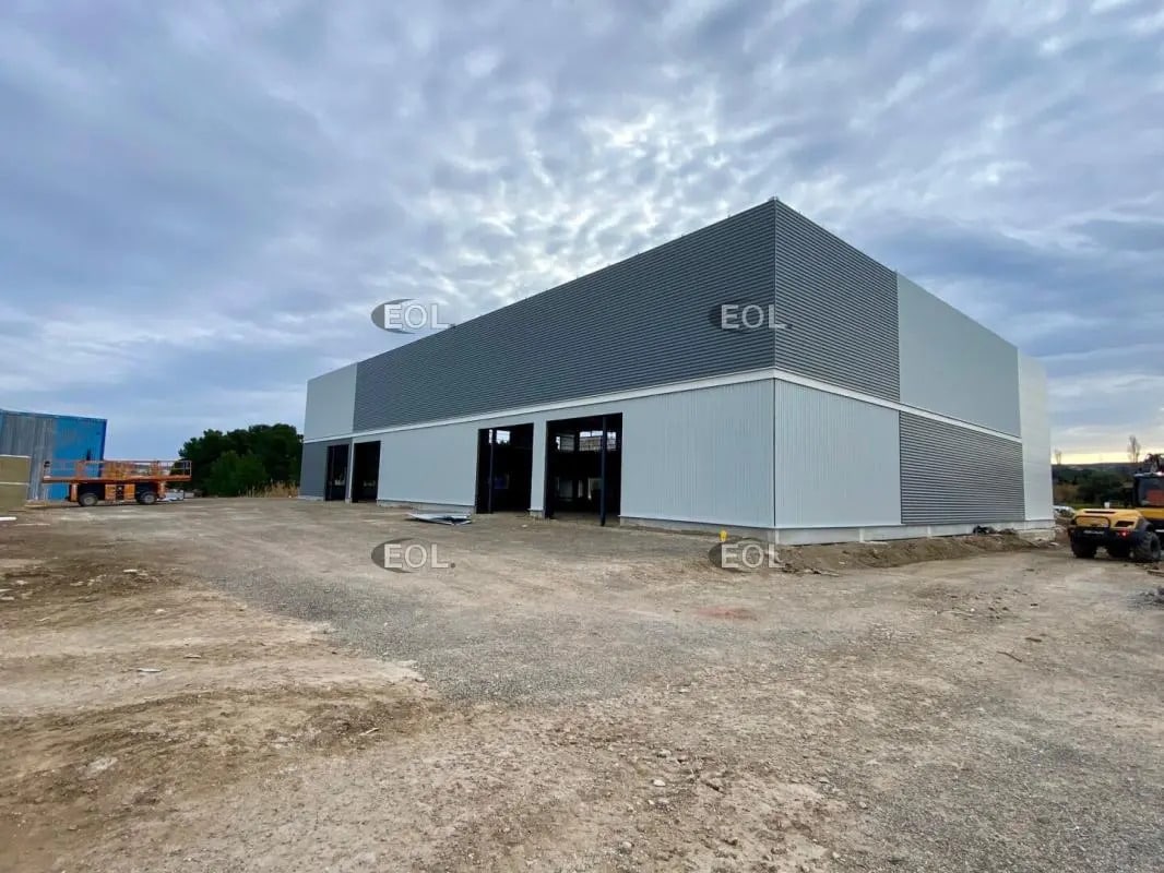 Local d'activités dans Marignane à vendre Photo de l’immeuble– Image 1 sur 3