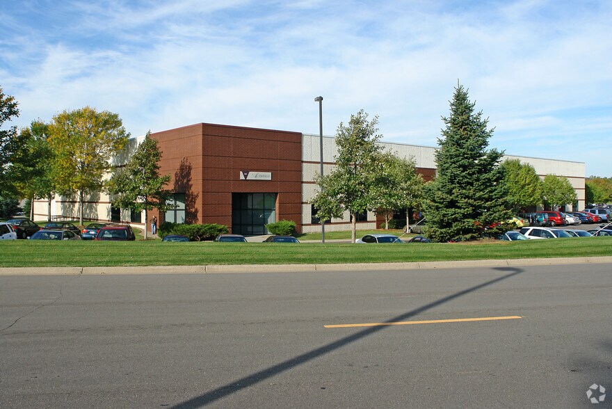 2425 Enterprise Dr, Mendota Heights, MN à louer - Photo de l’immeuble – Image 1 sur 6