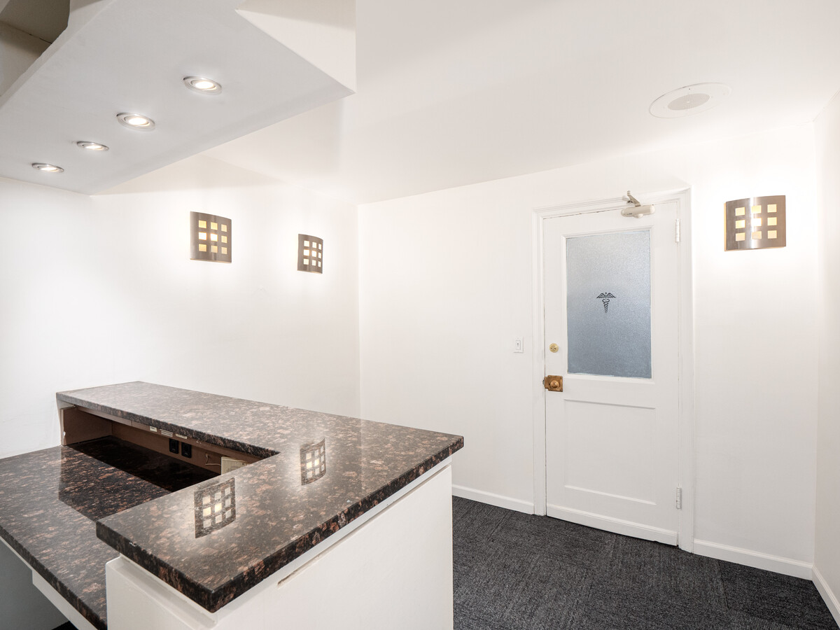 115 E 61st St, New York, NY 10065 - Lot A - - Photo intérieure - Image 1 of 8