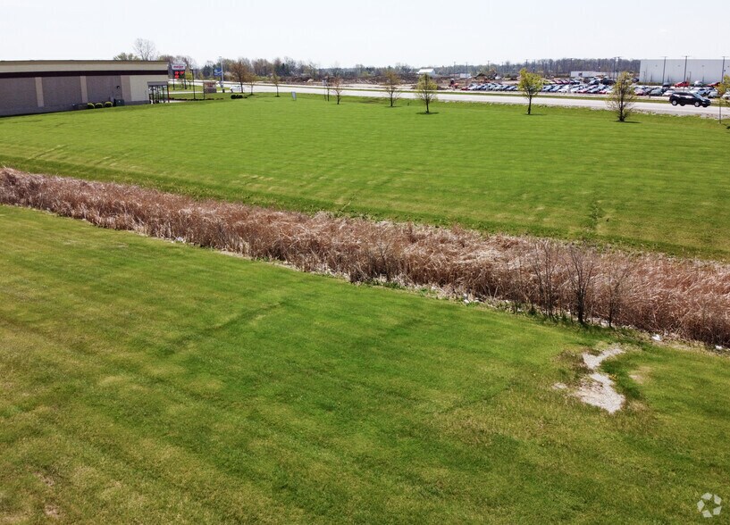 6260 W McGalliard Rd, Muncie, IN à louer - Photo principale – Image 1 sur 4