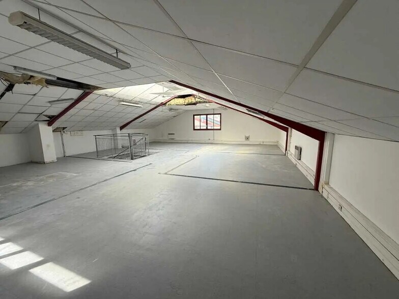 Local d’activités dans Choisy-le-Roi à louer - Photo de l’immeuble – Image 2 sur 6