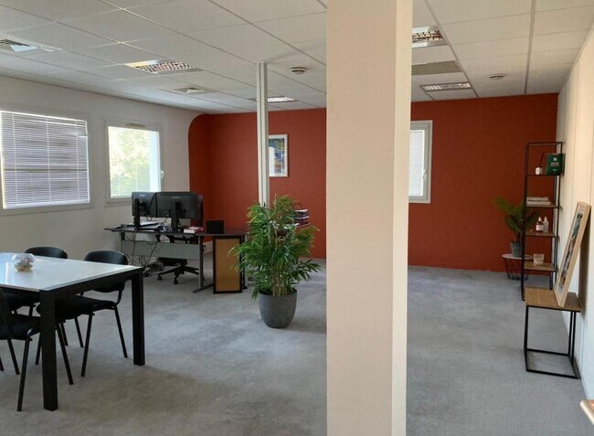Plus de détails pour Bureau à louer