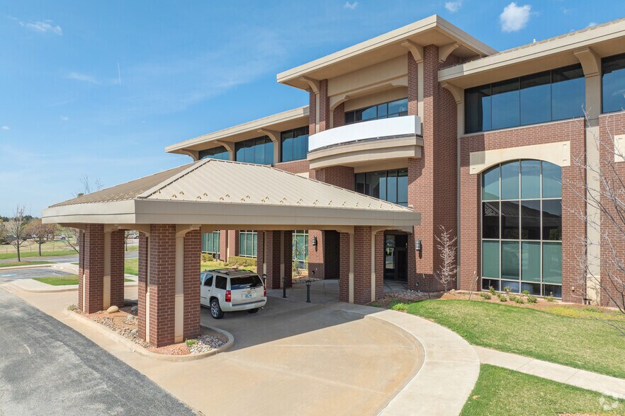 601 E Britton Rd, Oklahoma City, OK à louer - Photo de l’immeuble – Image 3 sur 8