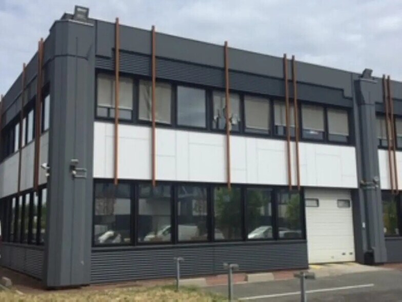 27 Boulevard Louise Michel, Gennevilliers à louer - Photo de l’immeuble – Image 3 sur 8