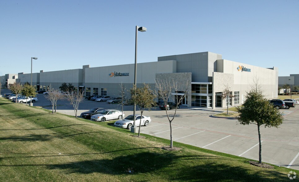 800 Freeport Pky, Coppell, TX à louer - Photo de l’immeuble – Image 3 sur 4