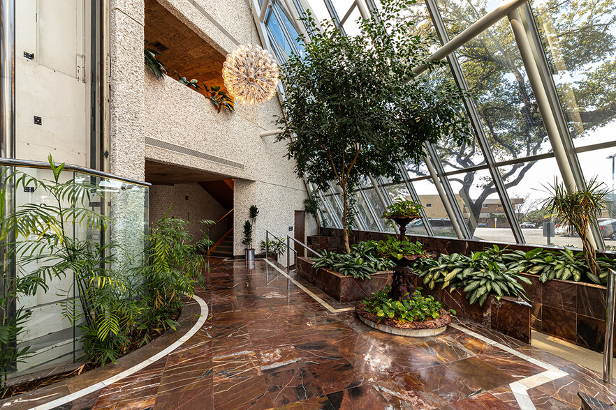 7434 Louis Pasteur Dr, San Antonio, TX à louer - Photo intérieure – Image 3 sur 17