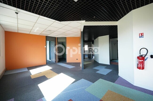 Plus de détails pour 13 Quai Du Commerce, Lyon - Bureau à louer