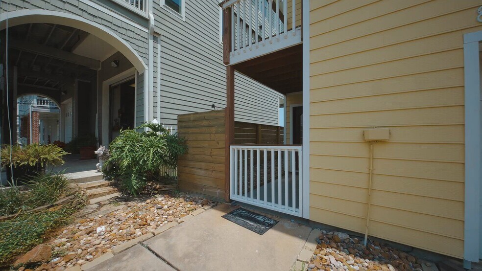 804 Bay Ave, Kemah, TX à vendre - Vidéo sur l’annonce professionnelle – Image 2 sur 64