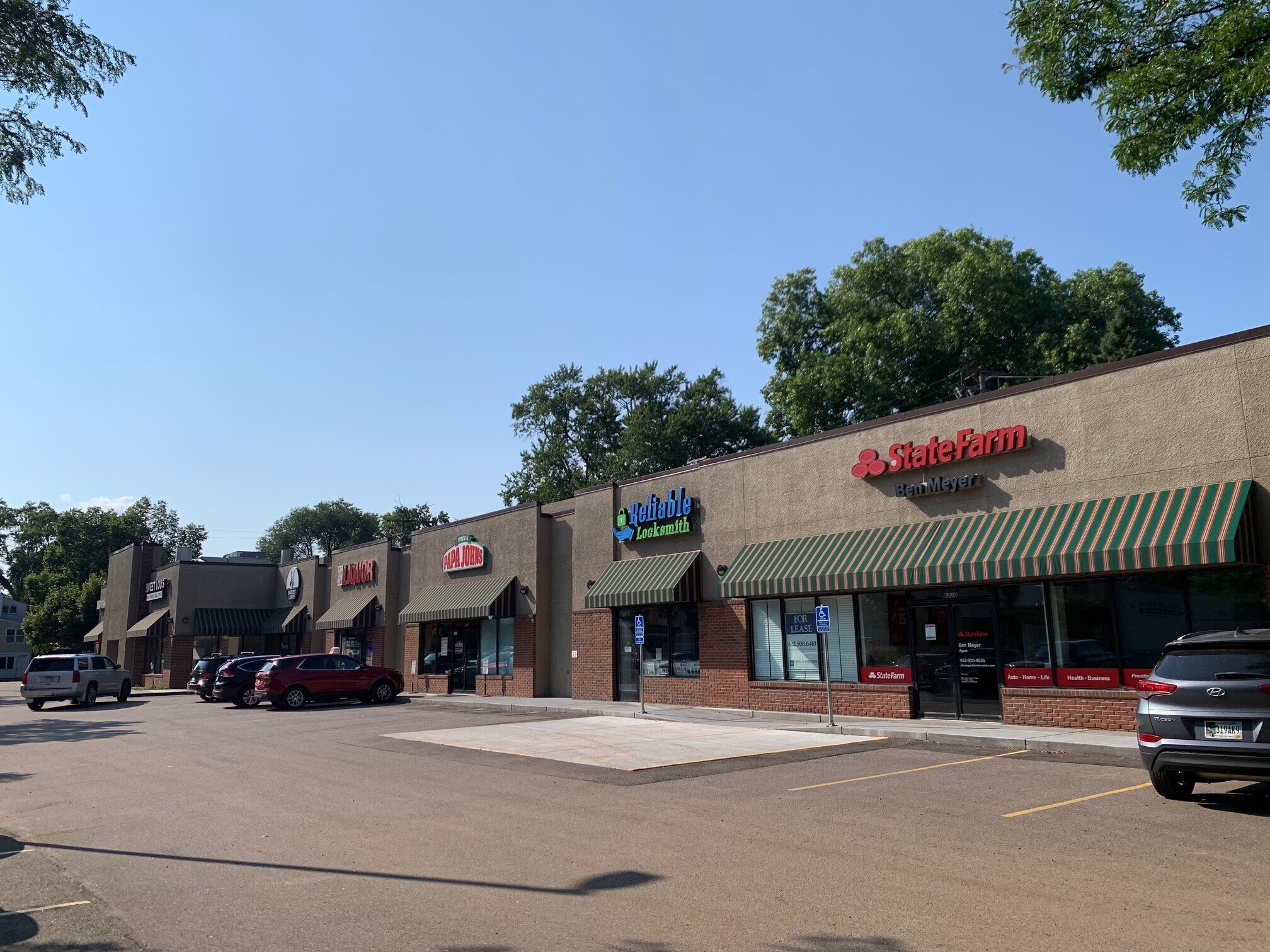 6312 Minnetonka Blvd, Saint Louis Park, MN à louer Photo de l’immeuble– Image 1 sur 11