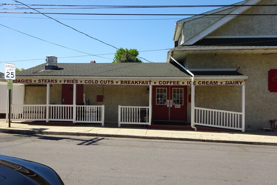 427 N Chestnut St, Lansdale, PA à vendre - Photo de l’immeuble – Image 3 sur 21