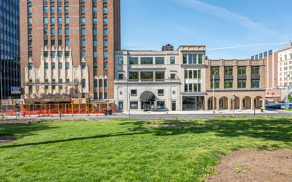 208 N 3rd St, Harrisburg, PA à vendre - Photo de l’immeuble – Image 2 sur 12