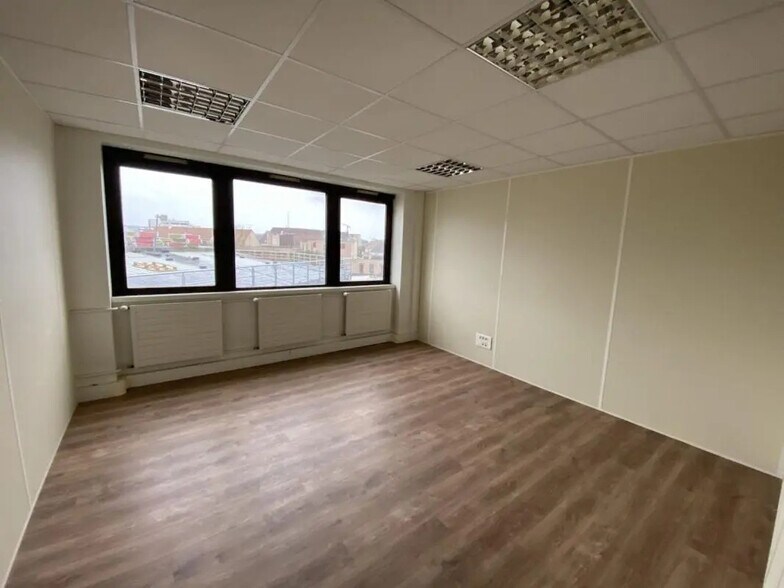 Bureau dans Rouen à louer - Photo de l’immeuble – Image 3 sur 3