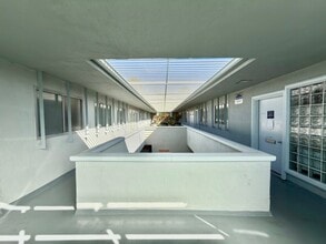 15216 Vanowen St, Van Nuys, CA à louer Photo intérieure– Image 2 sur 6