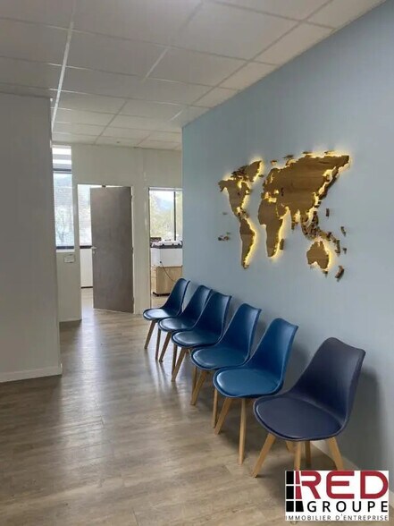 Bureau dans Gémenos à louer - Photo de l’immeuble – Image 3 sur 5