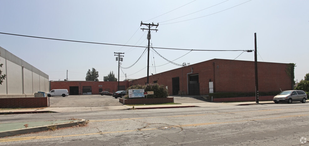 420 S Date Ave, Alhambra, CA à louer - Photo de l’immeuble – Image 3 sur 11