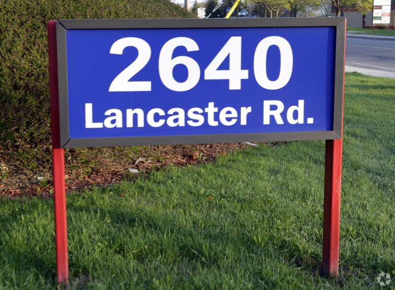 2640 Lancaster Rd, Ottawa, ON à louer - Photo de l’immeuble – Image 2 sur 9