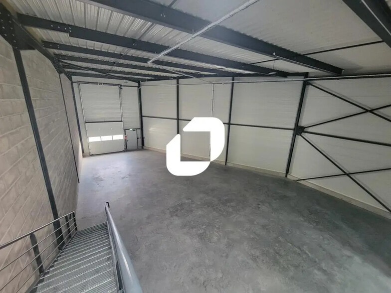 Local d’activités dans Basse-Goulaine à louer - Photo de l’immeuble – Image 3 sur 7