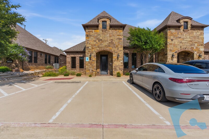 9145 Belshire Dr, North Richland Hills, TX à vendre - Photo de l’immeuble – Image 2 sur 22