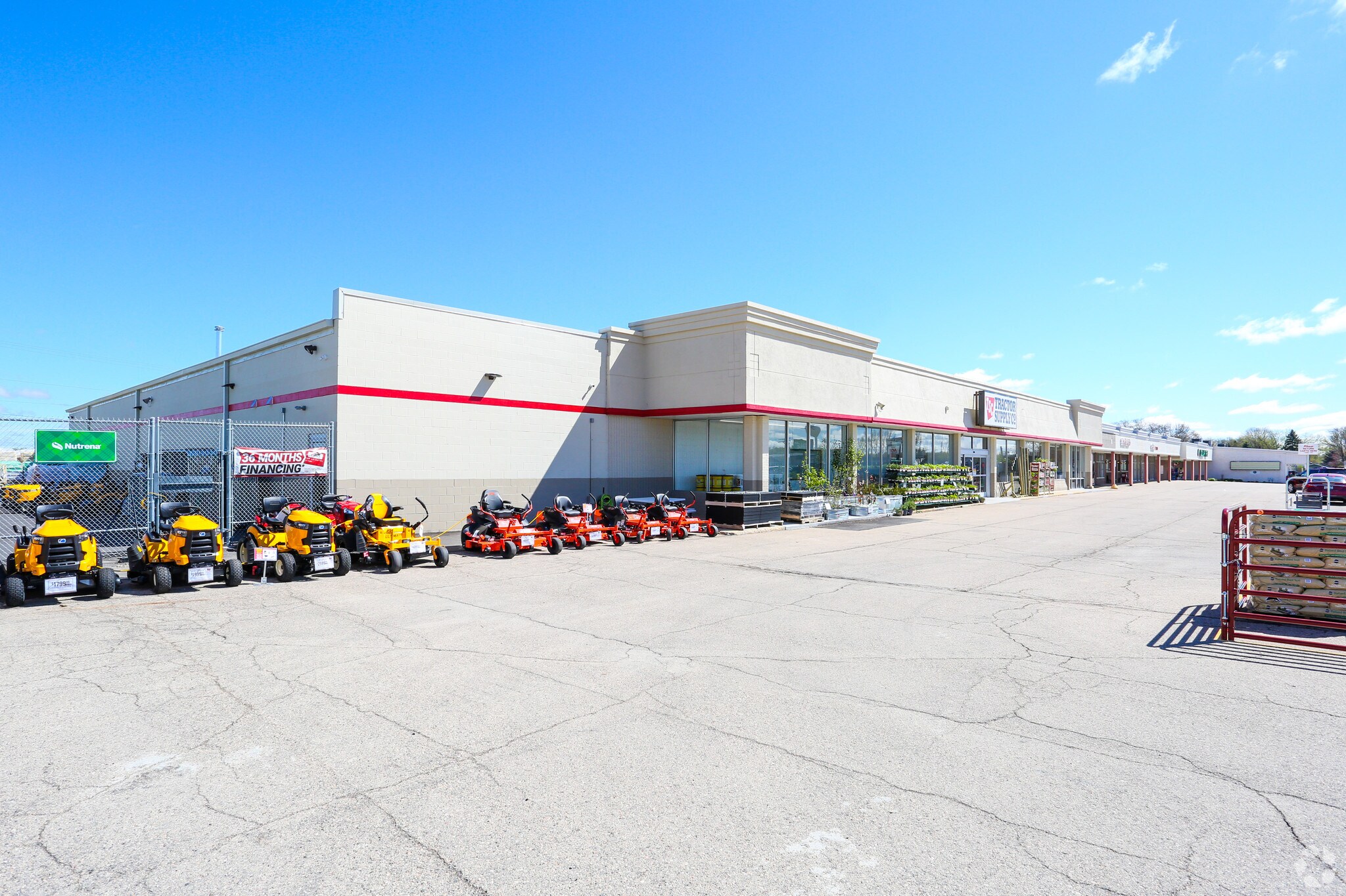 1104-1122 W Main St, Waupun, WI à louer Photo principale– Image 1 sur 7
