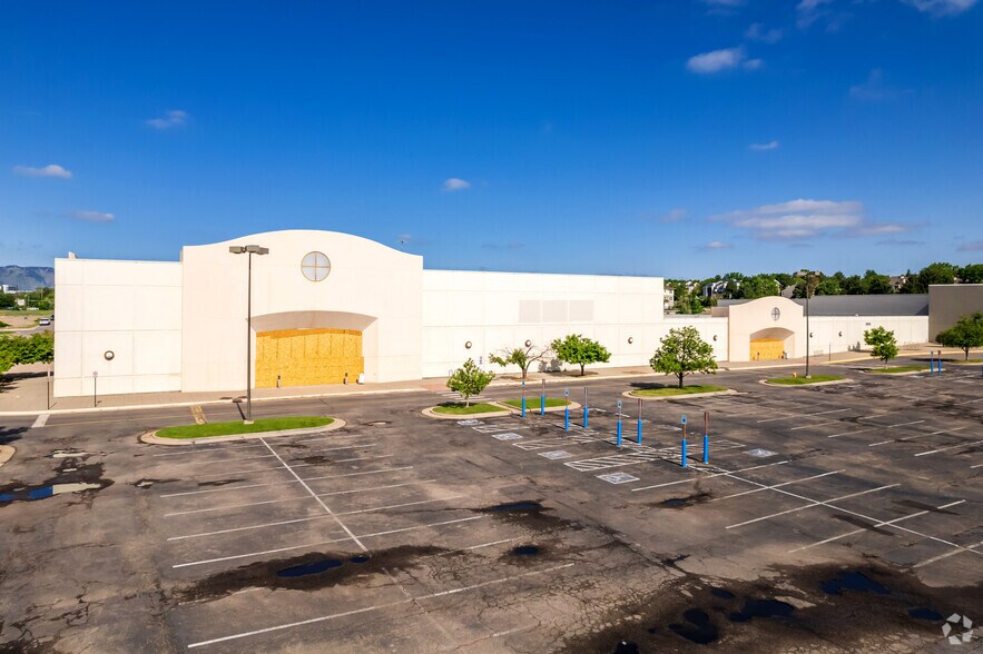 10555-10785 W Colfax Ave, Lakewood, CO à louer - Photo principale – Image 2 sur 10