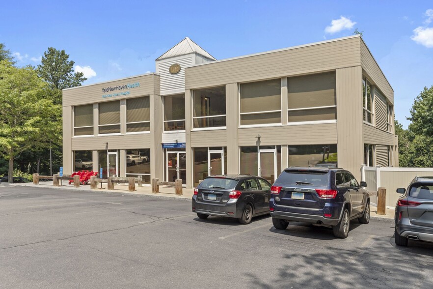 1445 Boston Post Rd, Guilford, CT à louer - Photo de l’immeuble – Image 2 sur 21