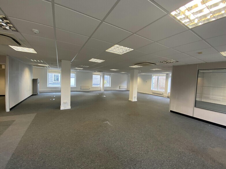 46-50 Coombe Rd, New Malden à louer - Photo de l’immeuble – Image 2 sur 4