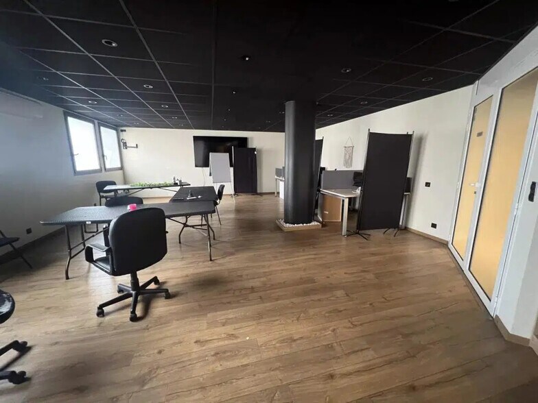 Bureau dans Antibes à louer - Photo de l’immeuble – Image 2 sur 11