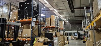 Plus de détails pour Local d'activités à louer