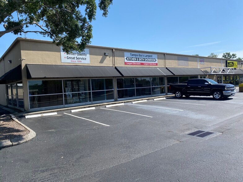 2599 22nd Ave N, Saint Petersburg, FL à louer - Photo de l’immeuble – Image 1 sur 6