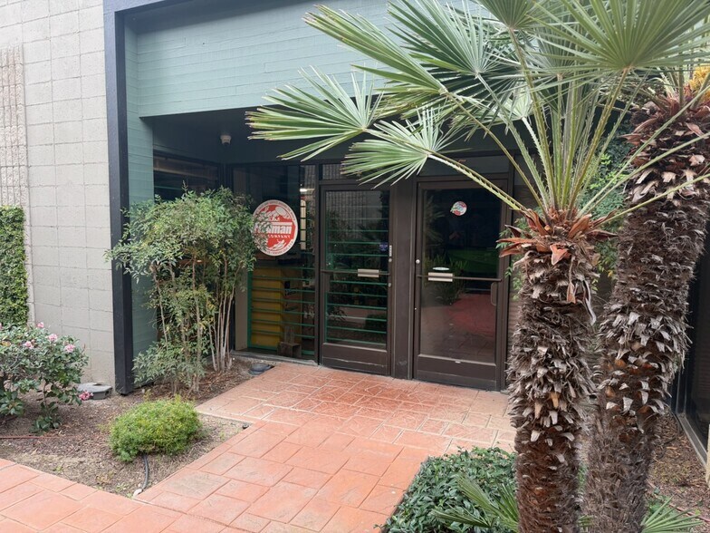 4848 Colt St, Ventura, CA à vendre - Photo de l’immeuble – Image 2 sur 7