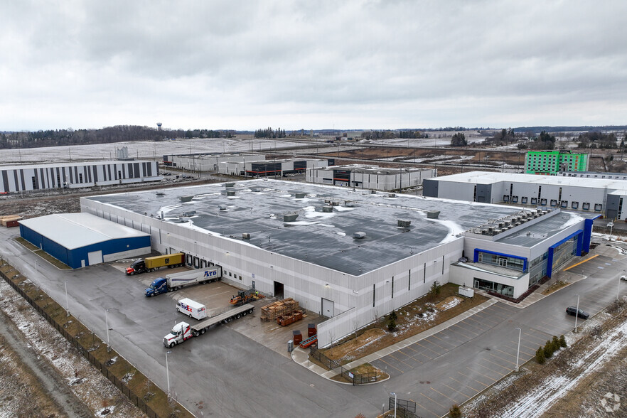 240 Stirling Cres, Bradford, ON à louer - Photo de l’immeuble – Image 2 sur 2