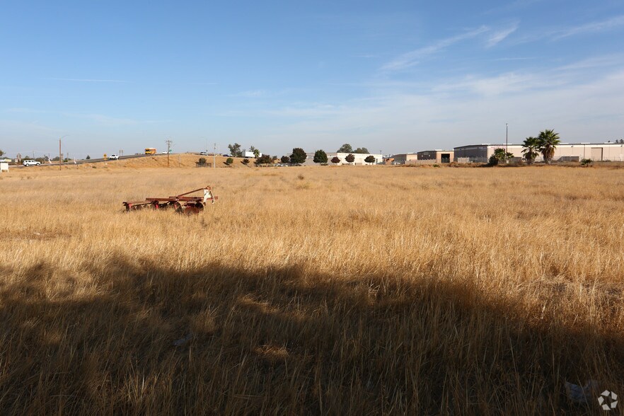 3200 Avenue 17, Madera, CA à vendre - Photo de l’immeuble – Image 2 sur 3