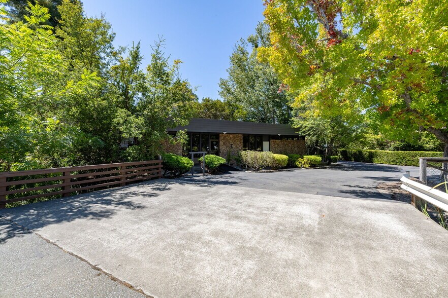 7 Page St, Cotati, CA à vendre - Photo de l’immeuble – Image 2 sur 52