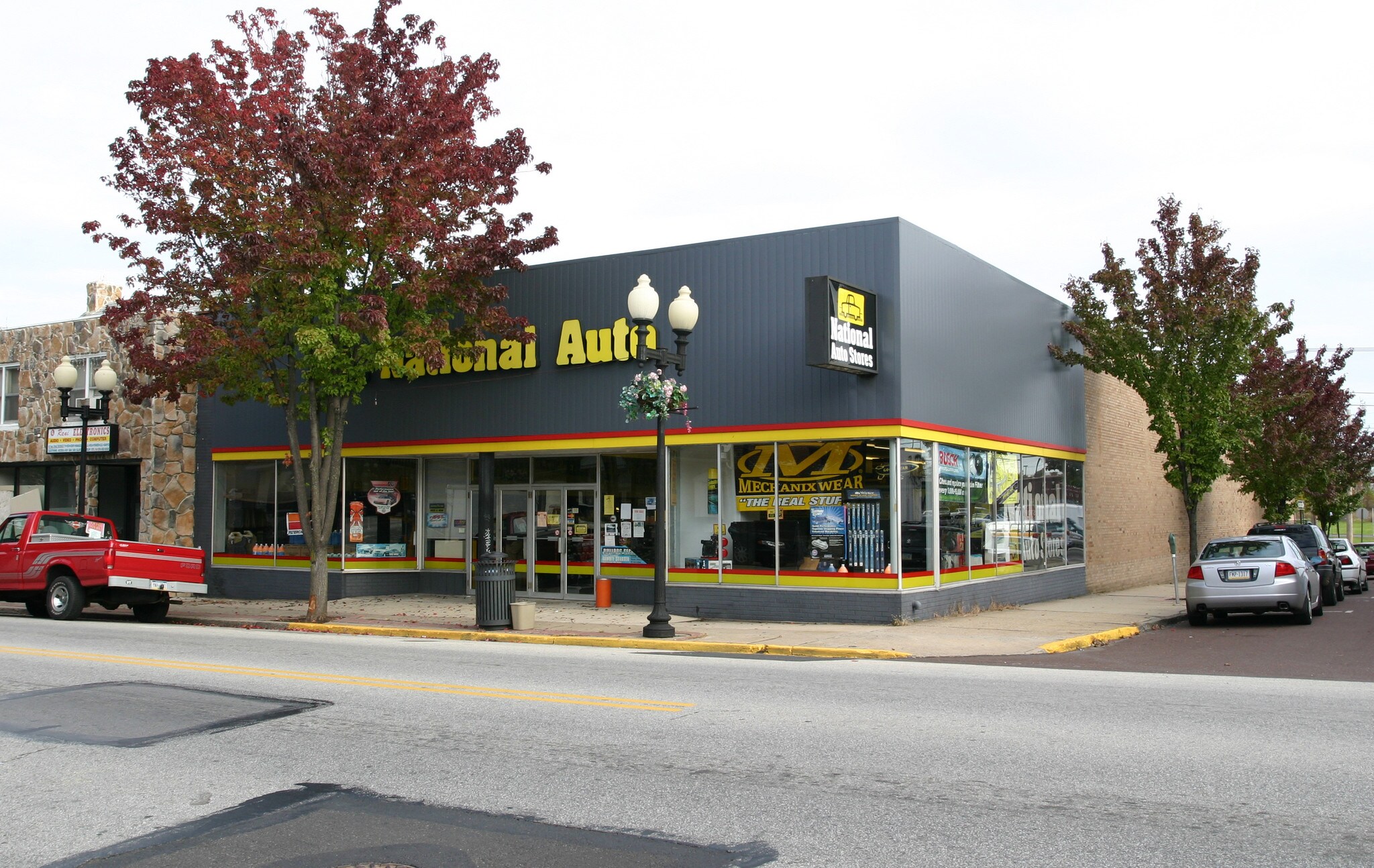 401 W Main St, Lansdale, PA à vendre Photo principale– Image 1 sur 6