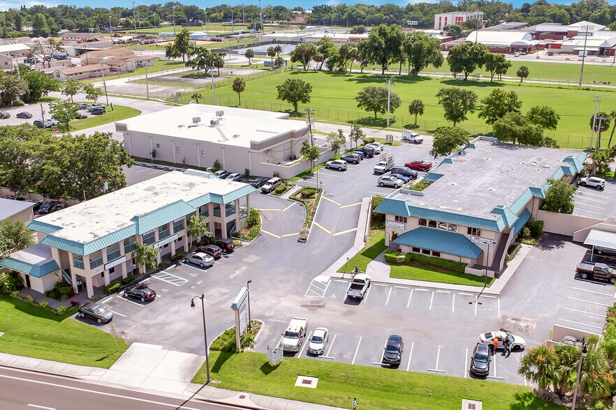 Brevard Professional Center&Coral Sands portefeuille de 3 biens à vendre sur LoopNet.fr - Photo de l’immeuble – Image 3 sur 3