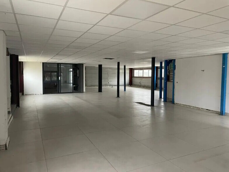 Industriel/Logistique dans Saint-Pathus à vendre - Photo de l’immeuble – Image 2 sur 9