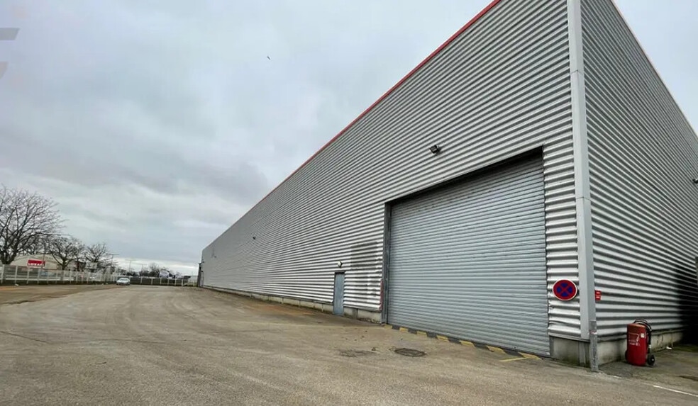Industriel/Logistique dans Calais à louer - Photo de l’immeuble – Image 1 sur 5