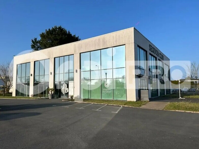 Local d’activités dans Beauvais à louer - Photo de l’immeuble – Image 3 sur 4