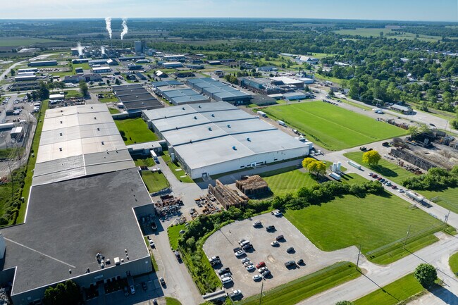 Plus de détails pour 516 John St N, Aylmer, ON - Bureau, Industriel/Logistique à louer