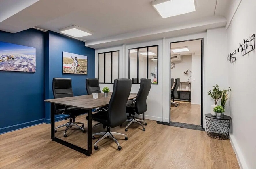 34 Rue Du Faubourg Saint-Antoine, Paris à louer - Photo de l’immeuble – Image 2 sur 4