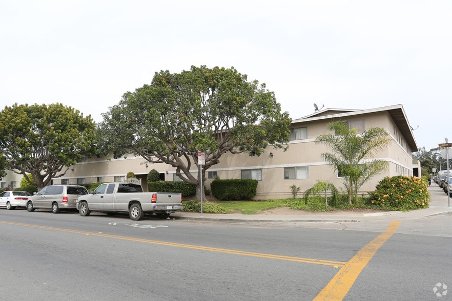 1750 Gisler Ave, Oxnard, CA à vendre - Photo principale – Image 1 sur 7