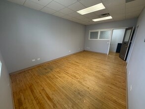 1020 Cedar Ave, St Charles, IL à louer Photo intérieure– Image 2 sur 6