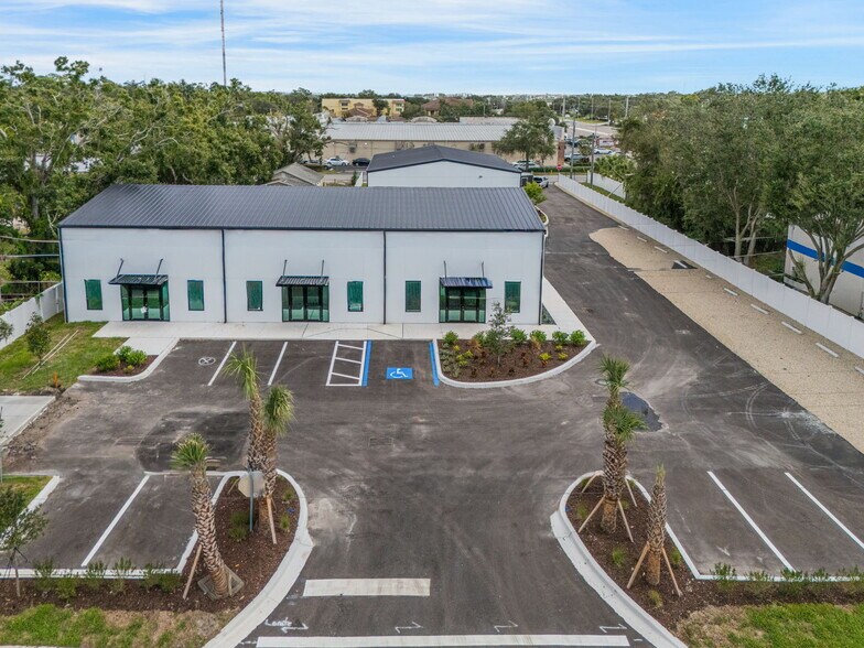 124 Houle Ave, Sarasota, FL à vendre - Photo de l’immeuble – Image 3 sur 7